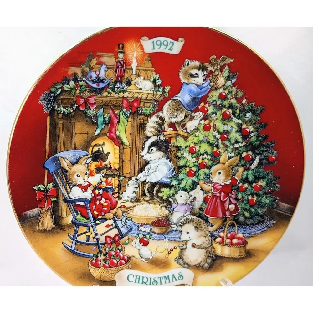 Sharing Christmas with Friends 1992 Avon Christmas Plate